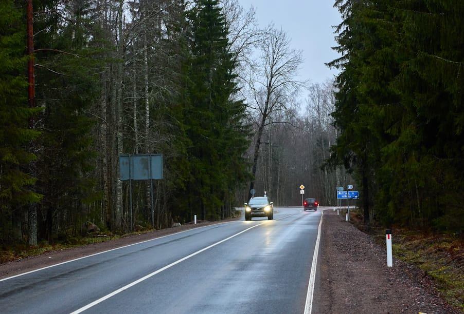 В Ленобласти обновили еще один участок трассы Копорье – Ручьи